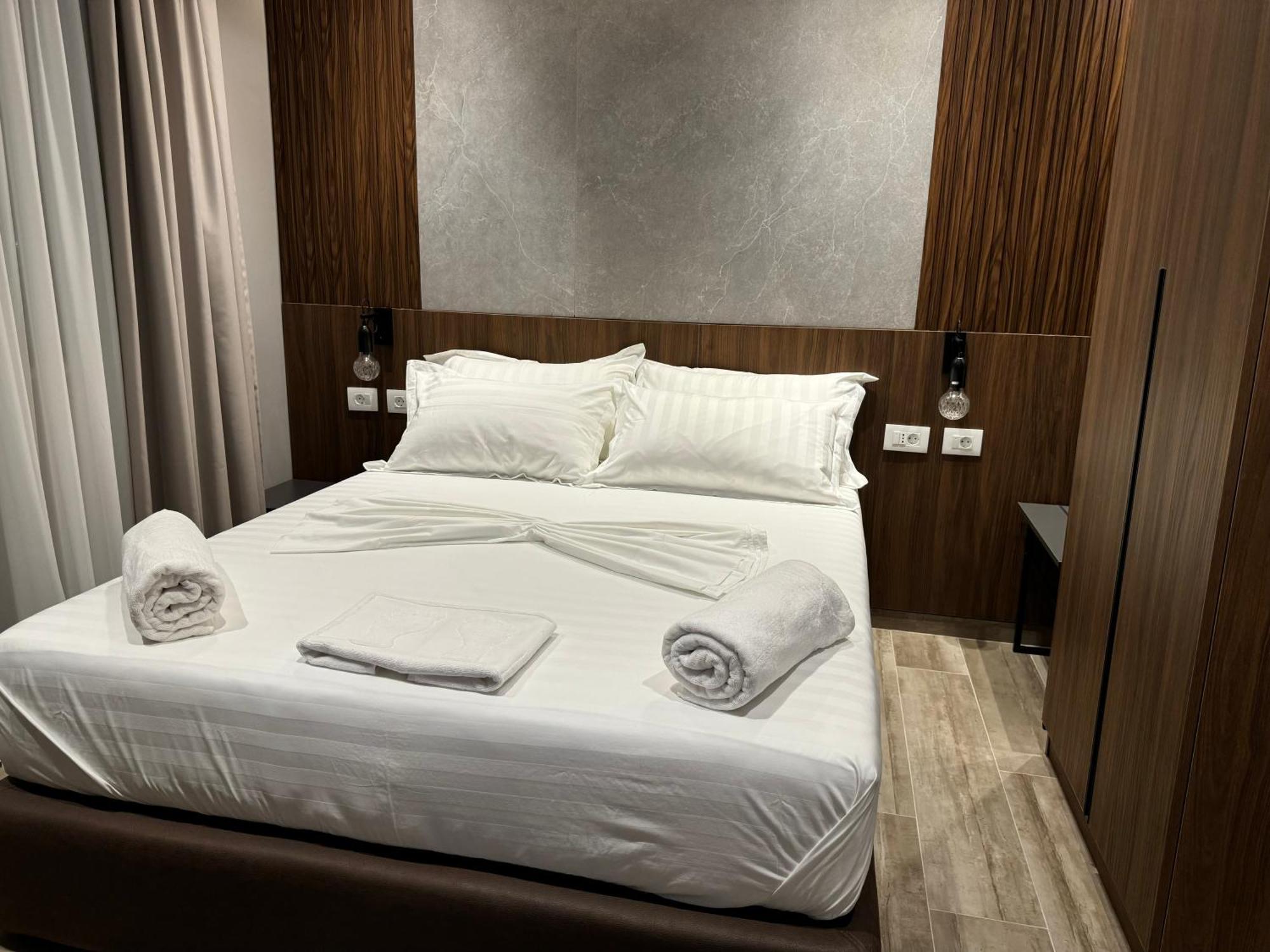 Side Airport Hotel Kruje Luaran gambar