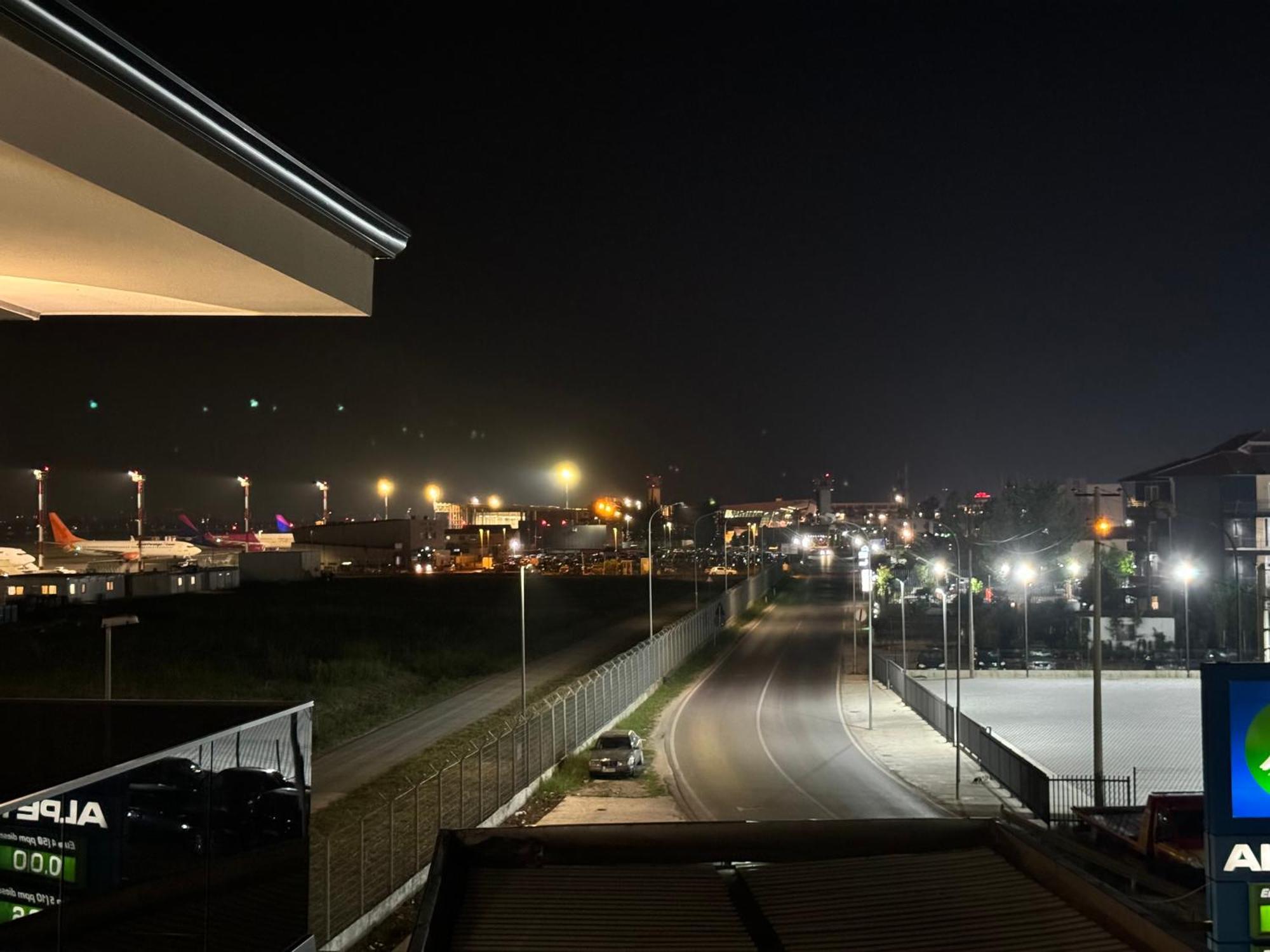 Side Airport Hotel Kruje Luaran gambar