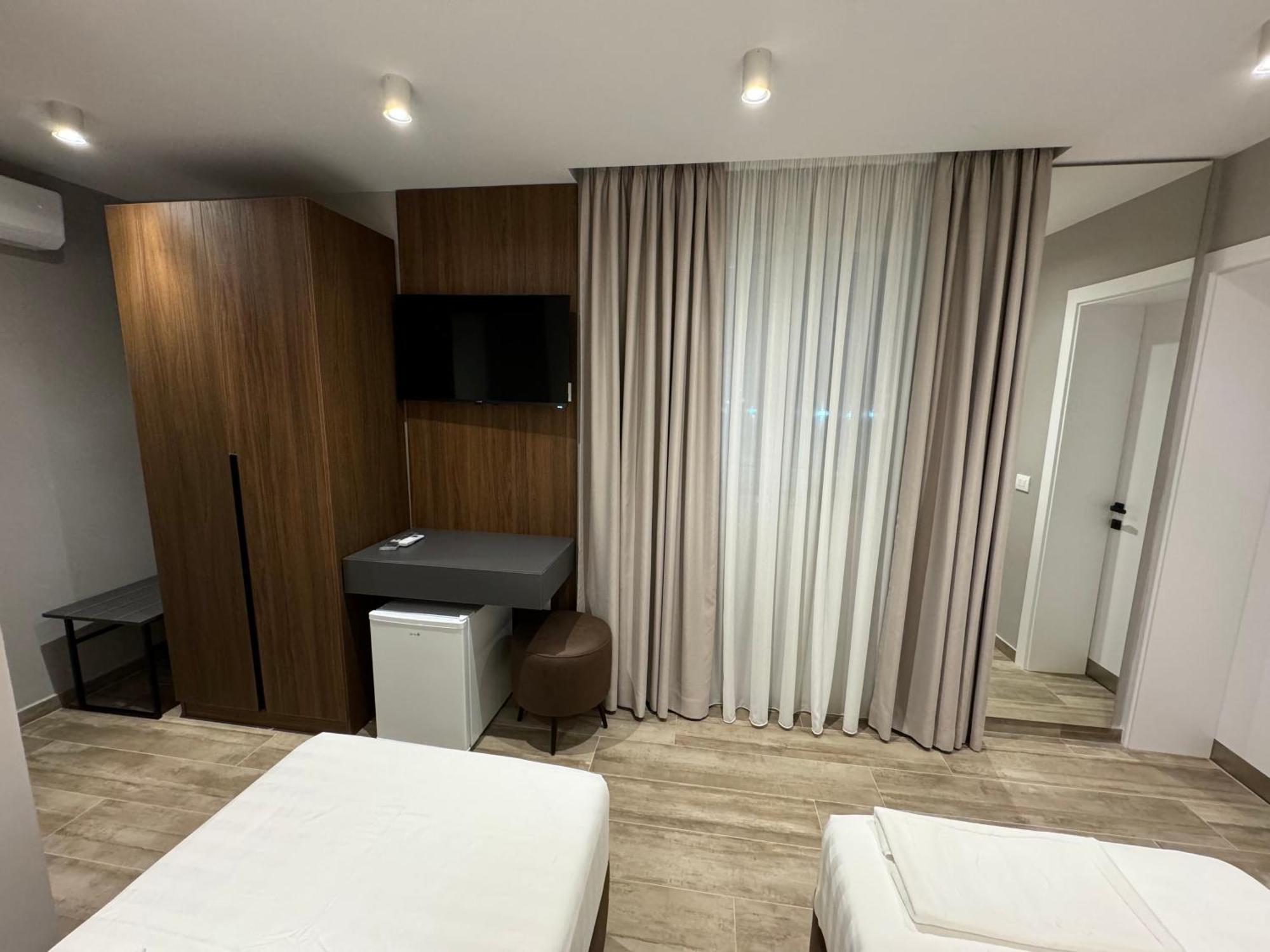 Side Airport Hotel Kruje Luaran gambar